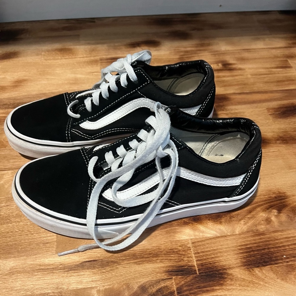 Vans Unisex Canvas Black and White Sneakers~ Mens 5/ WO's 6.5 - Picture 3 of 7